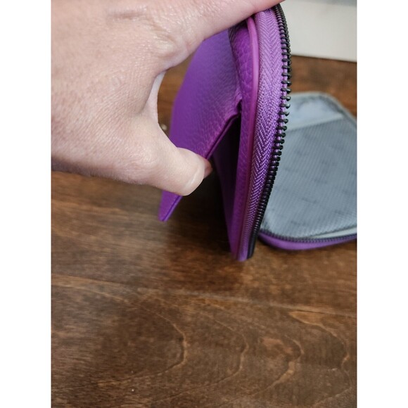 Young Living Essential Oil Travel Carrying Case Stand Zip Around Purple - Picture 3 of 3